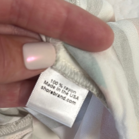 Shore Brand Classy Shorts Size M - Picture 4 of 5